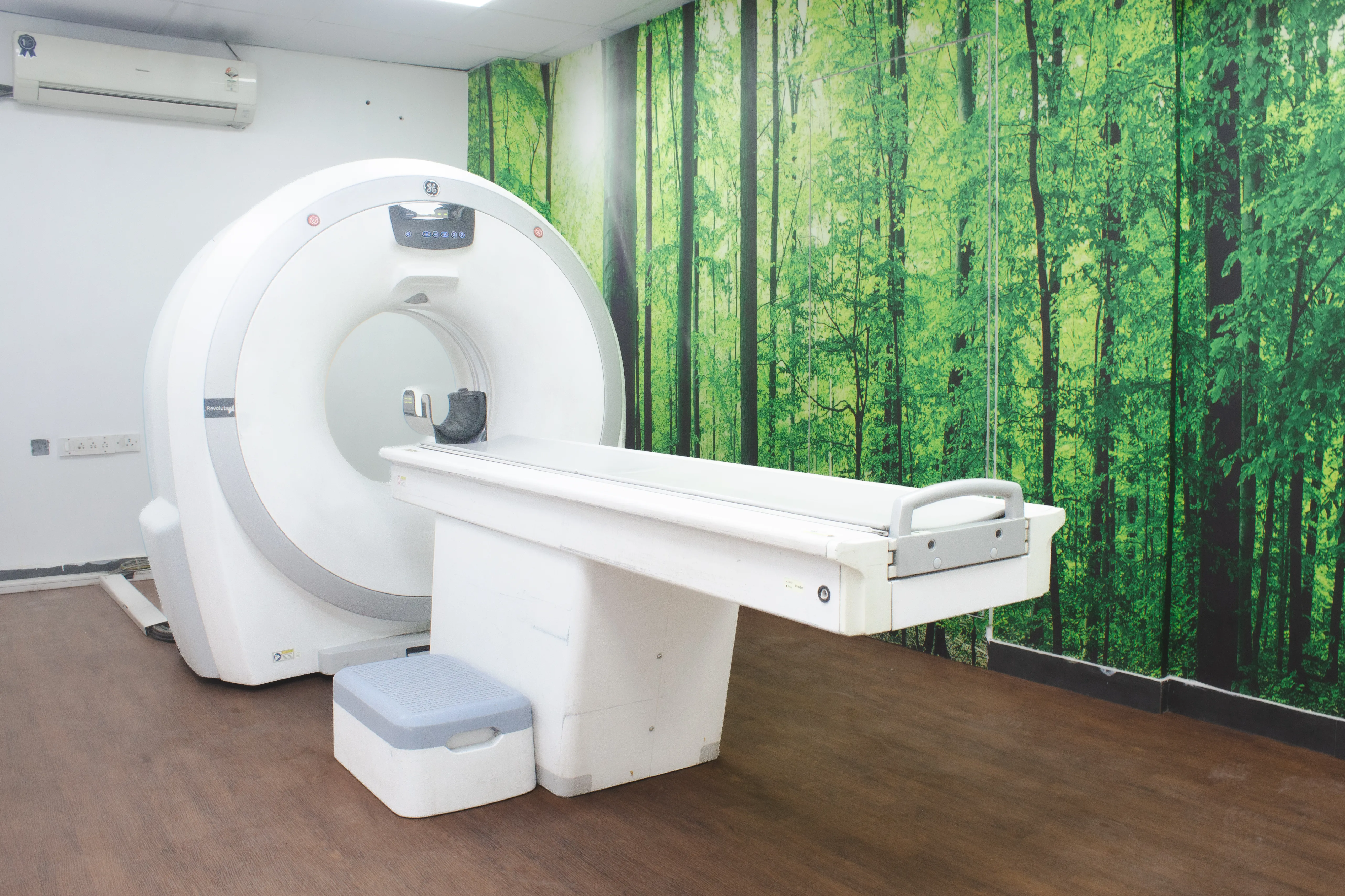 Imaging technician at TruScan Diagnostics